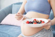 怀孕后这4种食物是禁忌，孕妈尽量别吃，可不能太任性