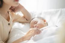 新生儿能枕枕头吗？