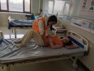 做家政赚钱吗？月嫂、护工、育儿嫂真实收入水平