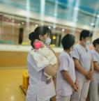 住家和白班育儿嫂怎么选？根据家庭作息精准匹配不浪费