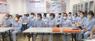 长期居家养老护工怎么选？老人陪护不踩坑核心要点