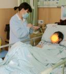卧床老人护工怎么挑？重点看并发症预防能力