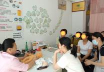 找住院护工别瞎比价！看懂这4点再也不踩坑